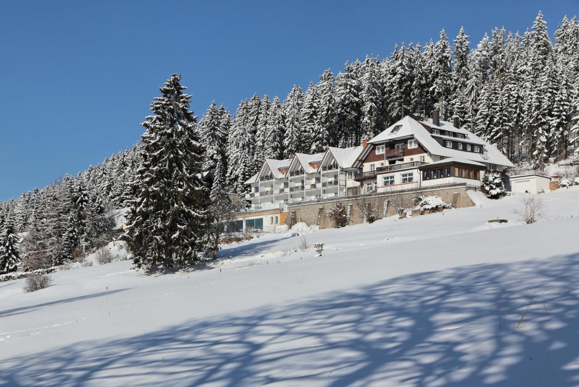 Jufa Hotel Schwarzwald Lenzkirch Exterior photo